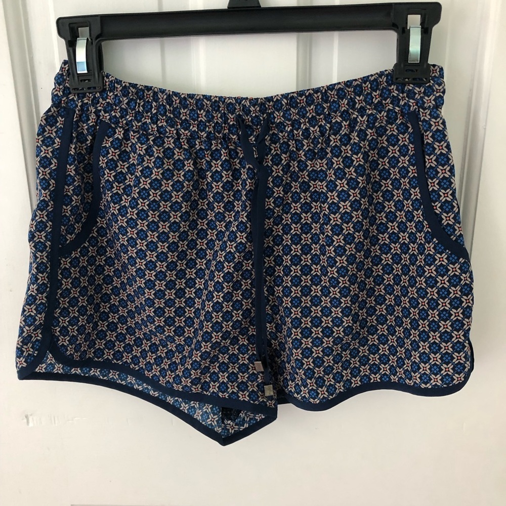 FOREVER 21 PRINTED SHORTS
